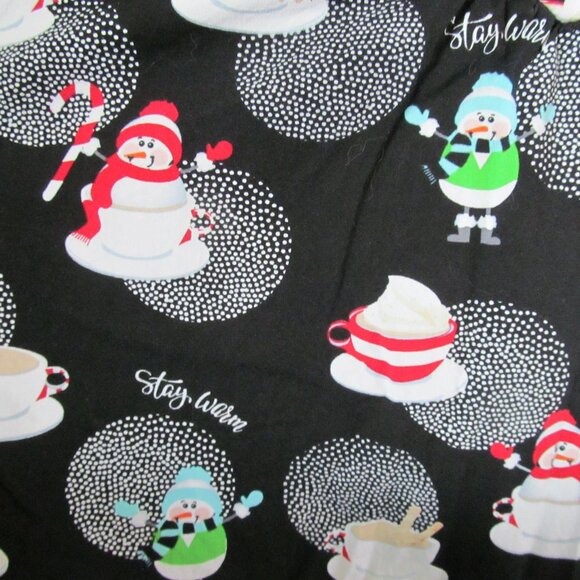 Scrub top winter theme - Picture 5 of 12